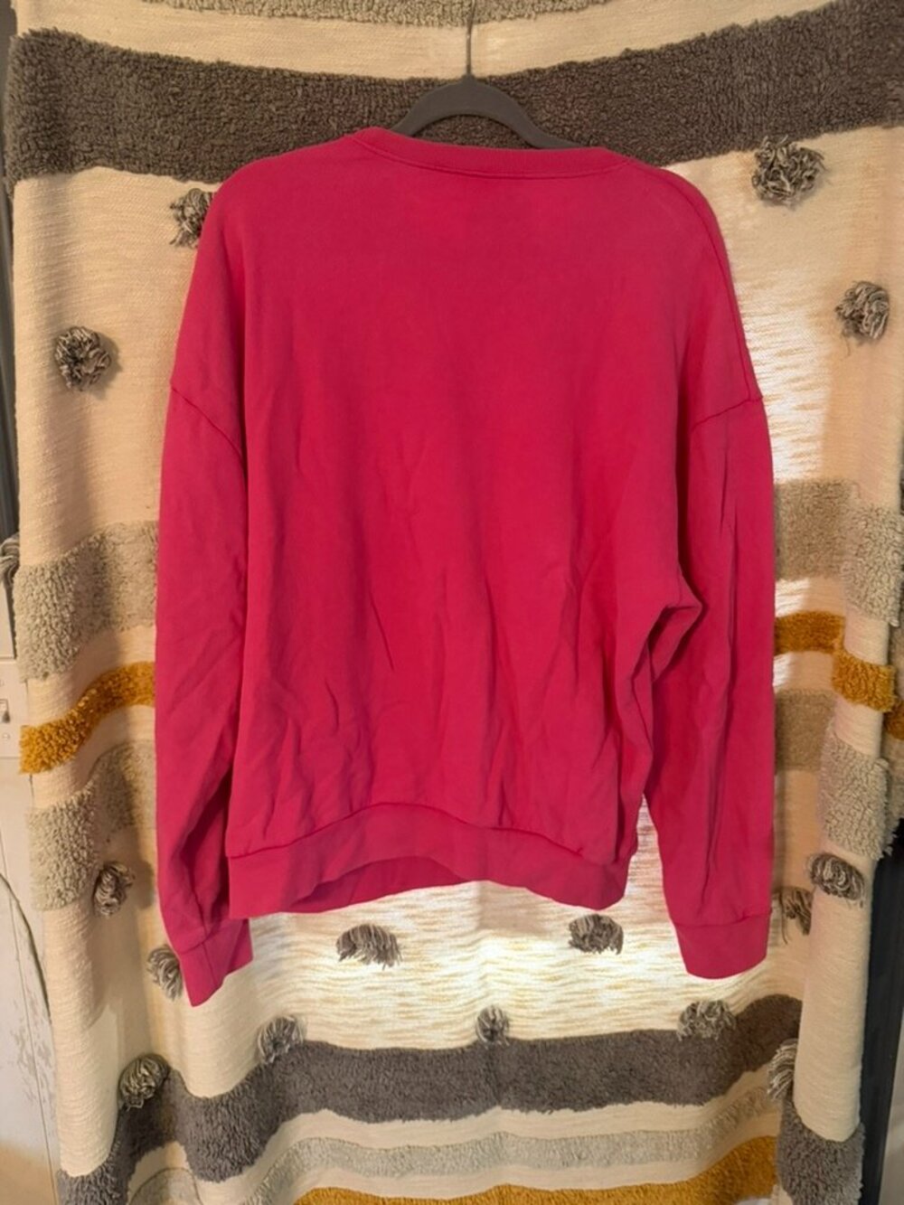 Urban Outfitters Nirvana Hot Pink Smiley Crewneck Sweatshirt Sleeve Graphic S M - Picture 6 of 7